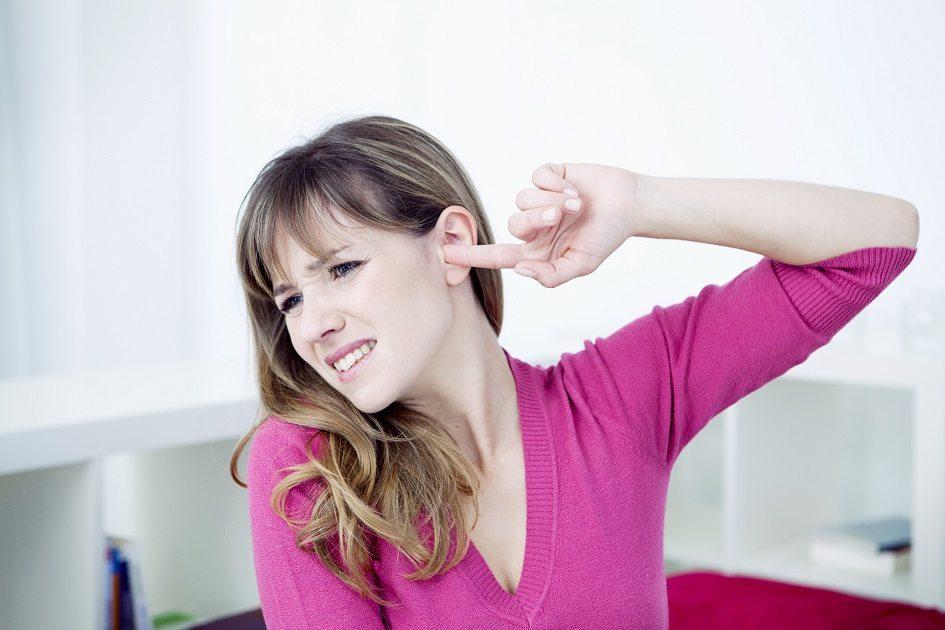 Os hormônios alteram a audição feminina e causam sintomas como zumbido e hipersensibilidade.