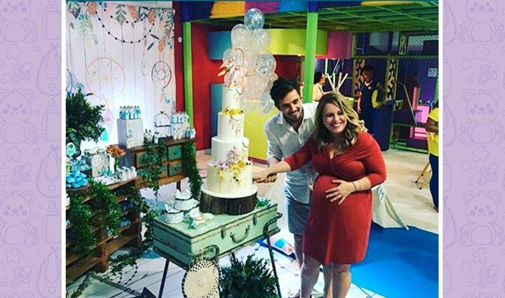 Mariana Bridi e Rafael Cardoso no chá de bebê de Valentim