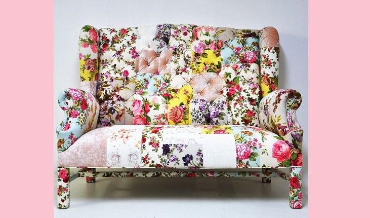 sofá estampado colorido patckwork