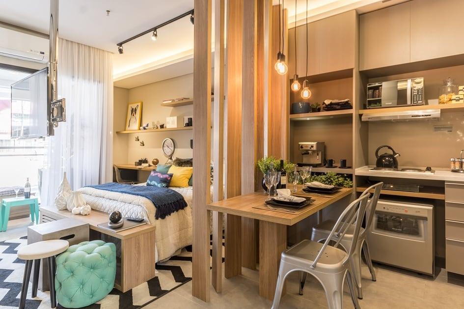 Foto de um apartamento pequeno, de ambientes integrados: cozinha e quarto juntos