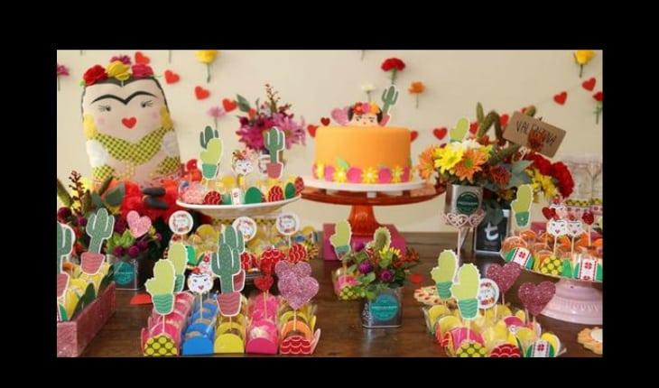 Produza sua própria decoração com o tema Frida Kahlo e dê uma festa colorida e divertida a todos