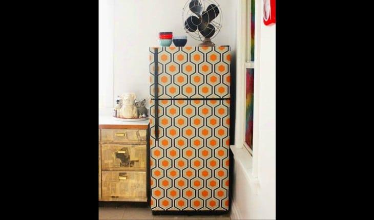 Confira 12 modelos de customização na geladeira para decorar a cozinha da sua casa