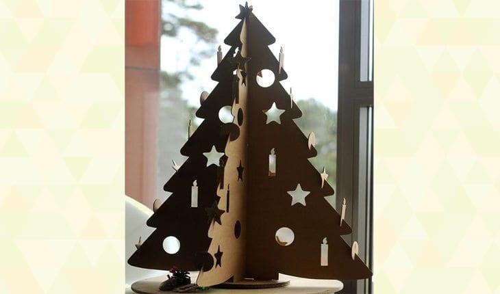 árvore de Natal de papelão