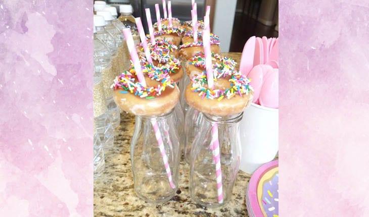 Decoração de festa infantil com donuts