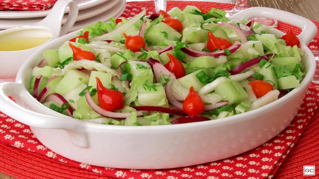 Salada de chuchu