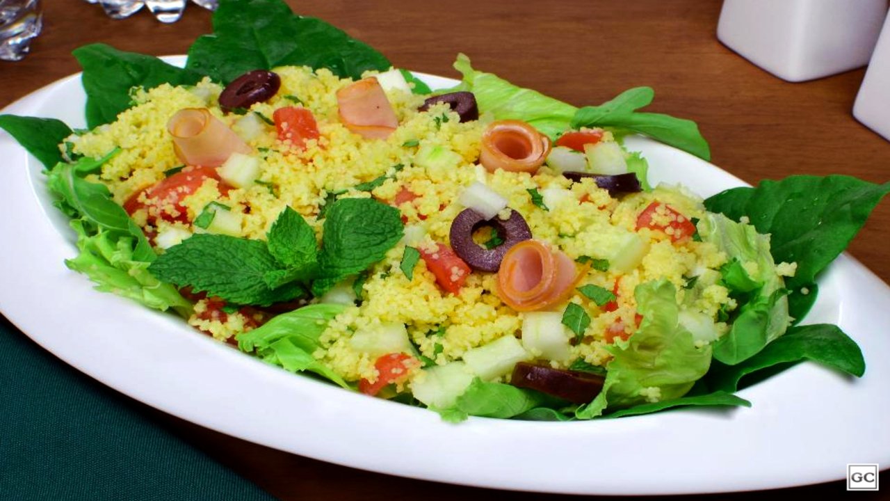 Salada incrementada com cuscuz marroquino