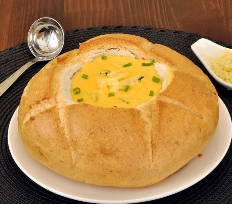Sopa de abóbora e gorgonzola no pão italiano