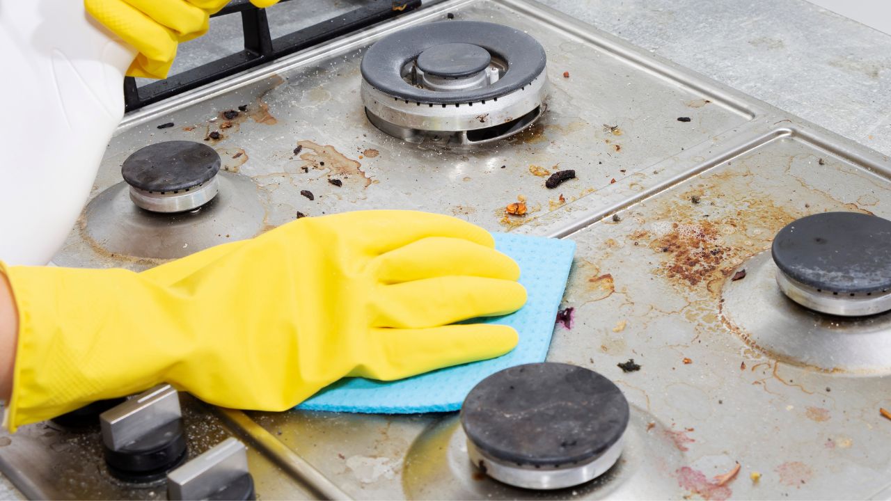 Saiba a melhor forma para limpar o seu fogão