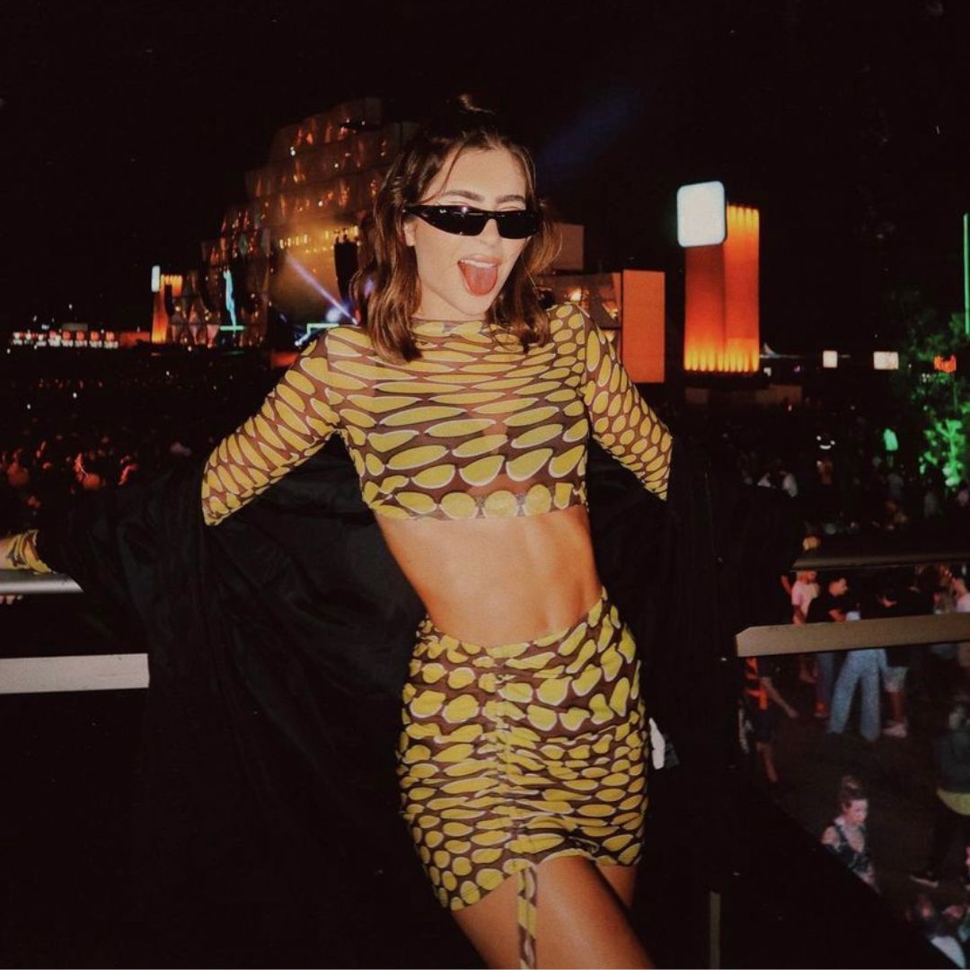 Jade Picon no Rock in Rio com uma das principais tendências de moda do momento 