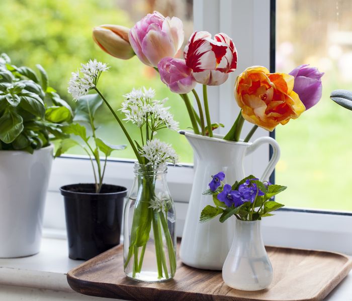 As flores são de grande ajuda para decorar a casa na primavera