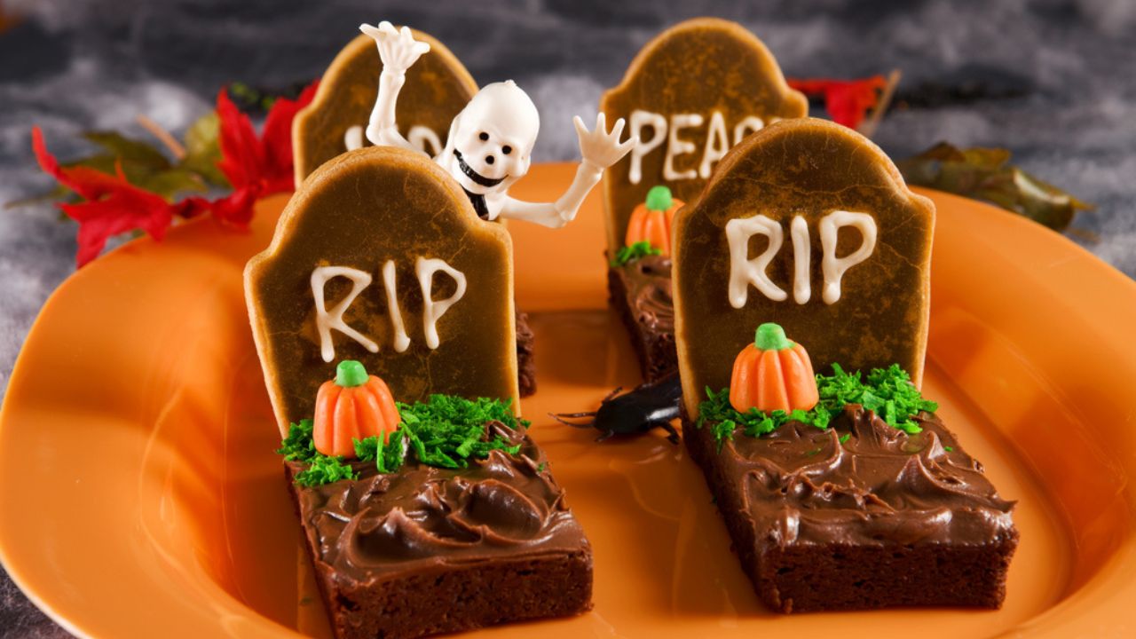 Solte a criatividade e faça comidas assustadoras para sua festa de Dia das Bruxas 