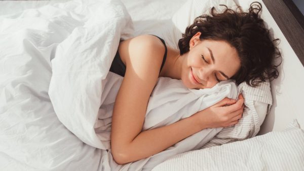 Posição para dormir: qual é a forma correta?