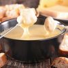 Saiba como fazer um fondue bem quentinho para se esquentar nos dias frios