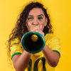 Torcer pelo Brasil na Copa do Mundo requer cuidados com a voz e a audição
