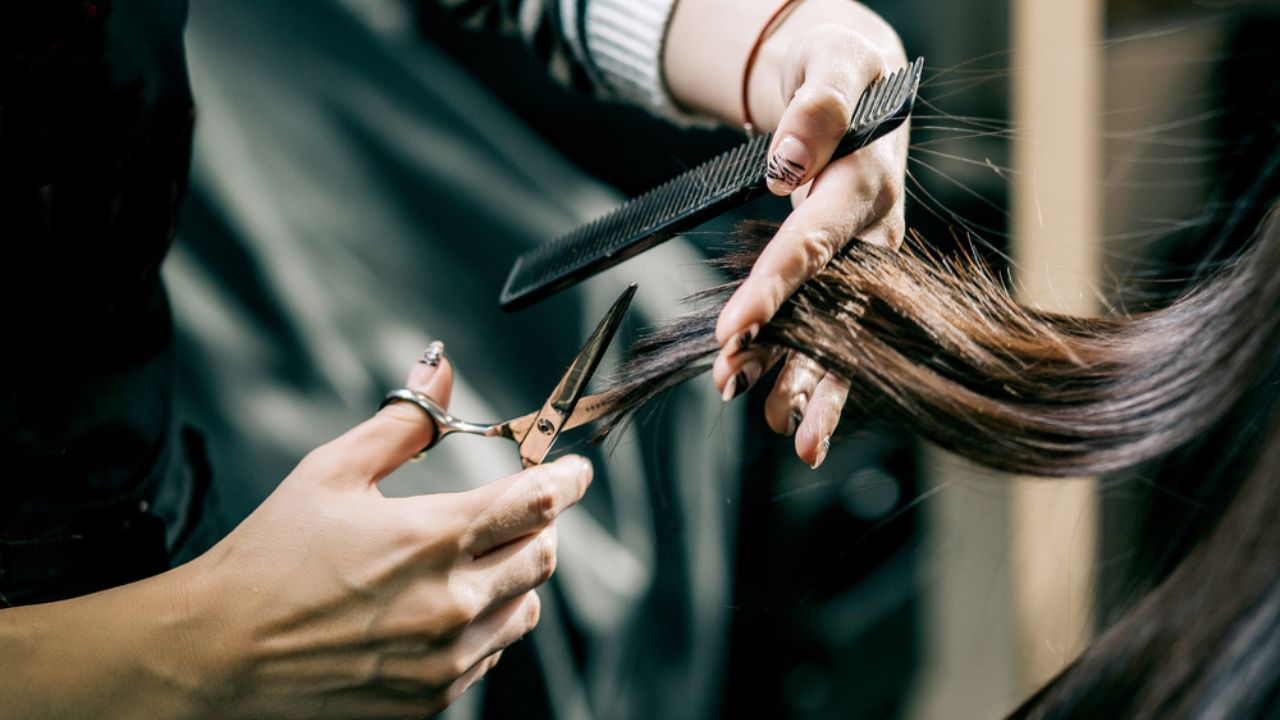A frequência para o corte de cabelo depende de outros fatores como a saúde dos fios