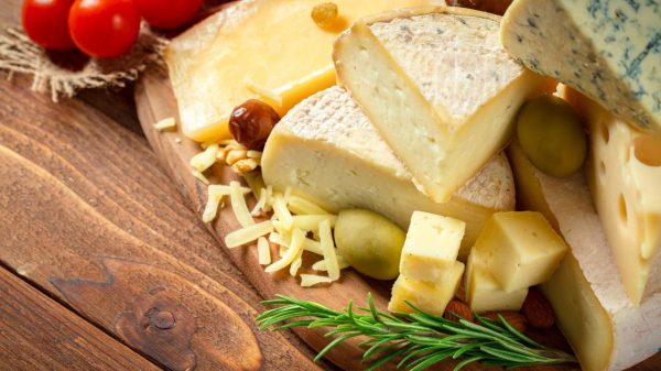 Saiba quais são as vantagens de incluir o queijo na dieta