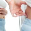 A gordura nos flancos impede a definição da cintura e do bumbum