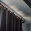 A cortina corta luz bloqueia a luminosidade e melhora a qualidade do sono