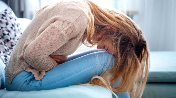 Dores durante relações sexuais pode ser endometriose; entenda