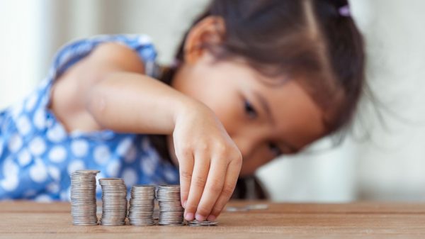 Educação financeira: saiba como inseri-la na rotina das crianças