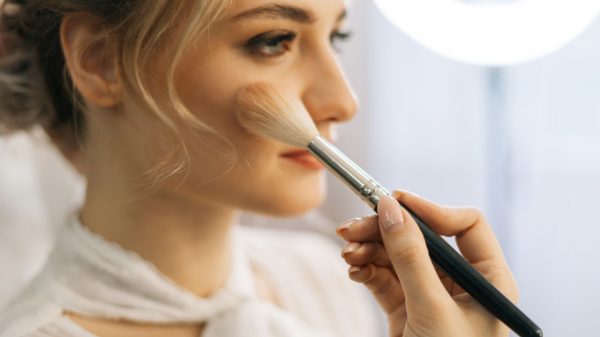 Make impecável: 4 dicas para fazer a maquiagem durar o dia todo