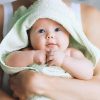 Veja 5 ingredientes que você deve evitar passar na pele do bebê