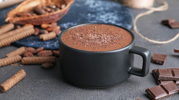 Chocolate quente: 5 receitas para experimentar no Dia do Chocolate