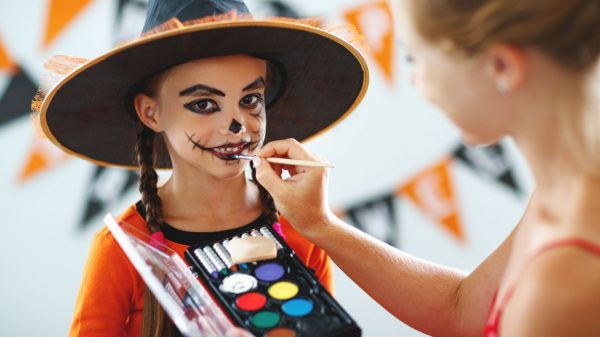 Maquiagem de Halloween: veja os cuidados para adultos e crianças