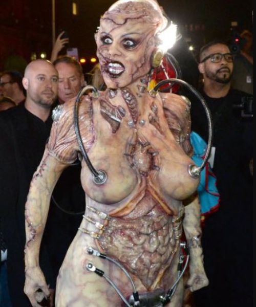 Heidi Klum vestida de alien em 2019