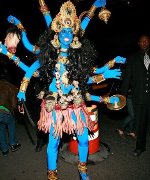 Heidi vestida de deusa Kali em 2008