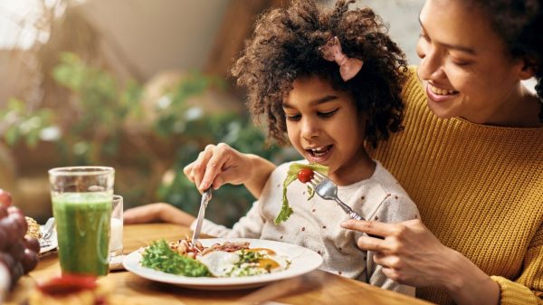 Alimentação infantil: 5 dicas para seu filho comer melhor