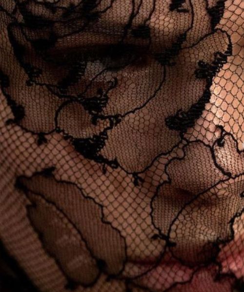 Renda trouxe sensualidade à coleção da Valentino
