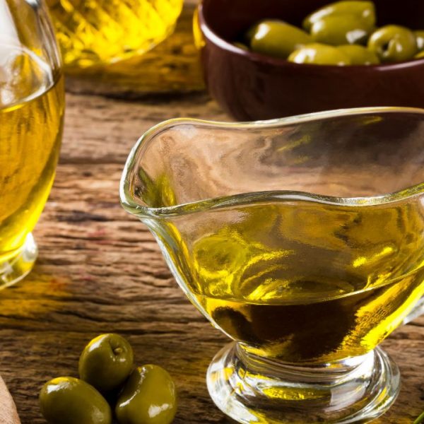 Saiba como identificar se o azeite de oliva é falsificado para se proteger contra fraudes no momento da compra