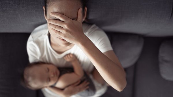 A culpa materna prejudica a saúde emocional das mães e impacta o relacionamento com seus filhos e parceiro